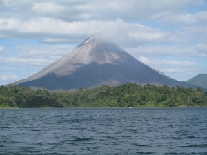 Arenal_boat1